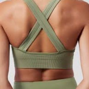 ATHLETA AURORA SCOOP BRA EUCALYPTUS OLIVE NWT